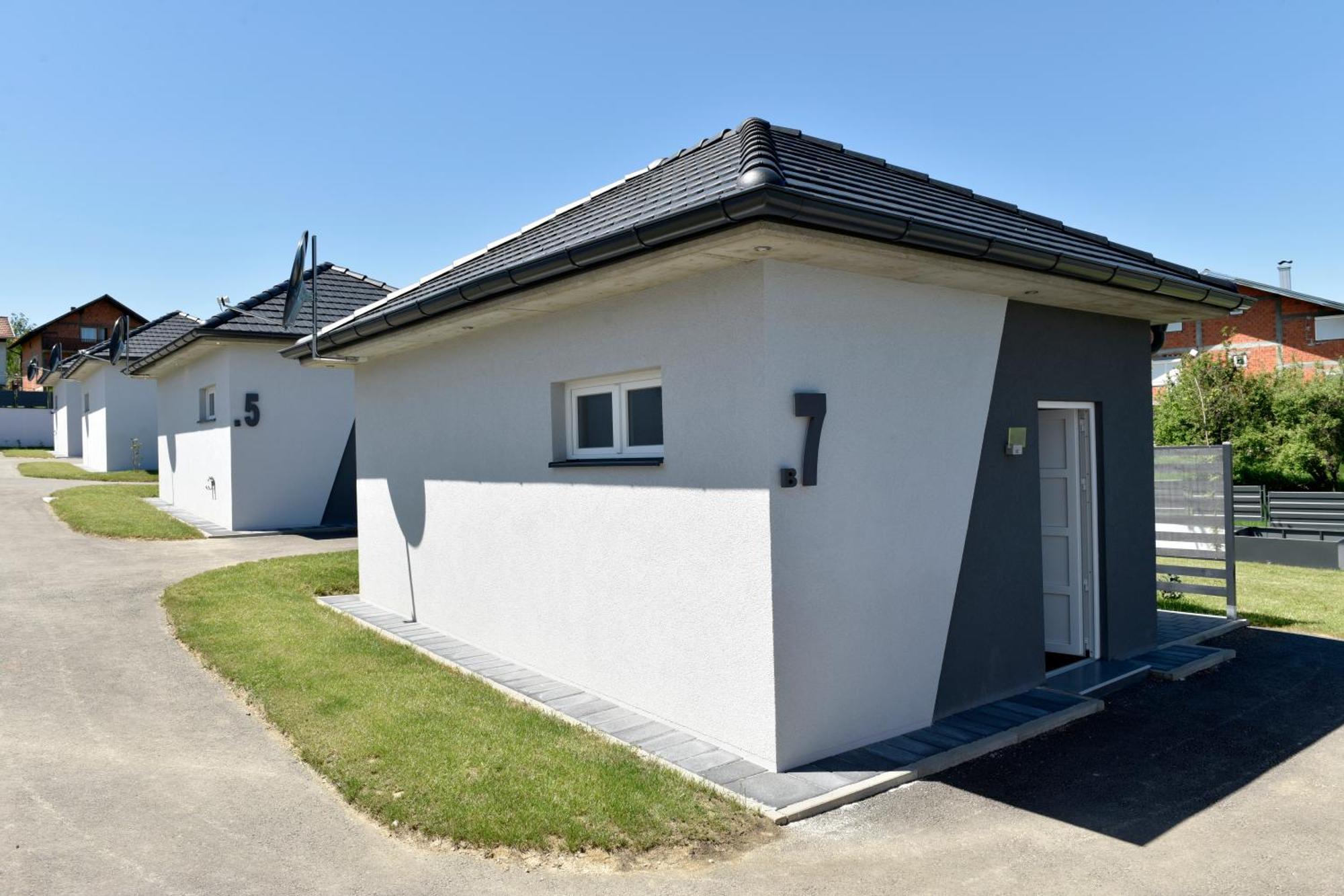Apartmani I Bungalovi Trojka Banja Luka Rom bilde