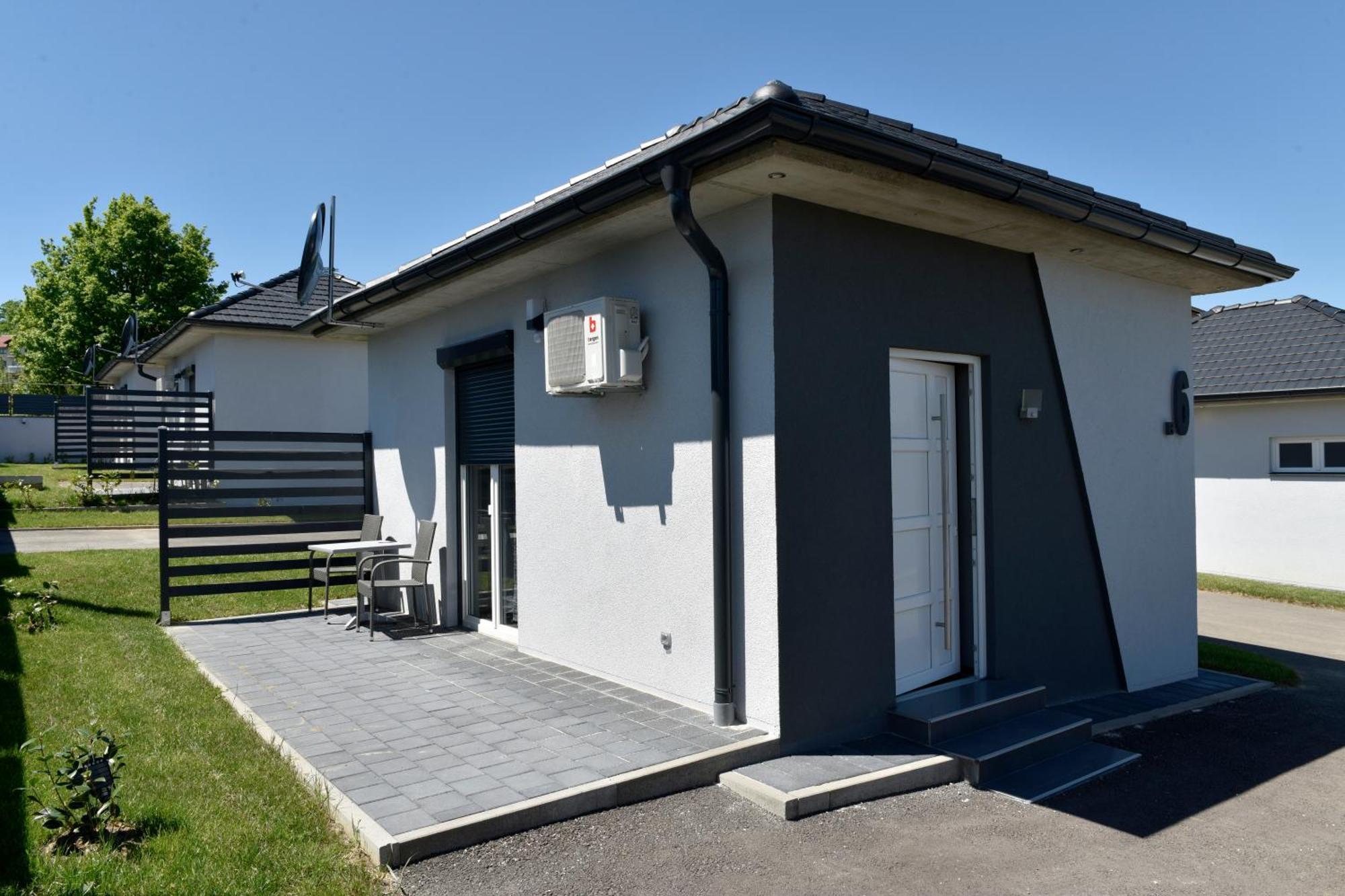 Apartmani I Bungalovi Trojka Banja Luka Rom bilde