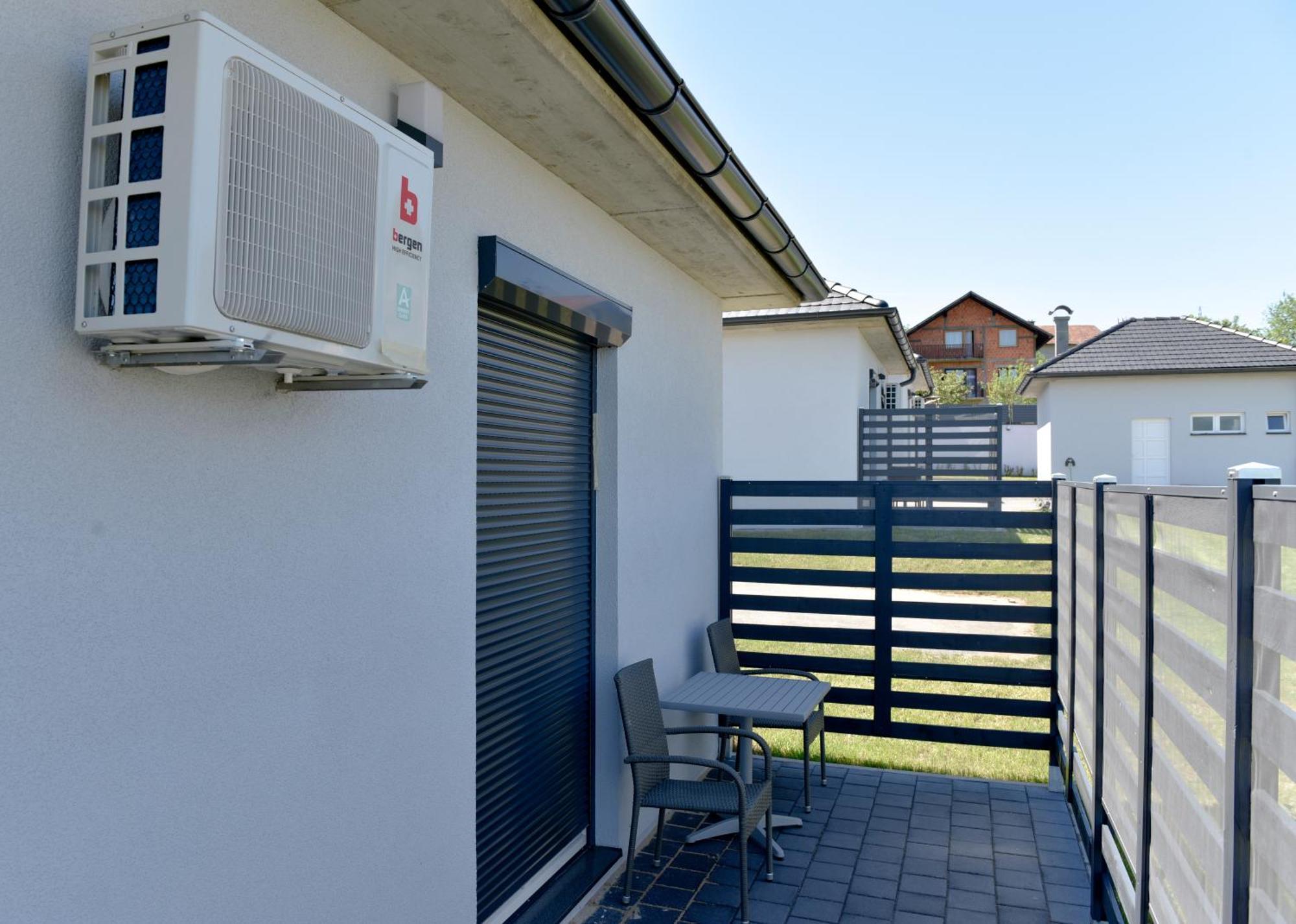 Apartmani I Bungalovi Trojka Banja Luka Rom bilde