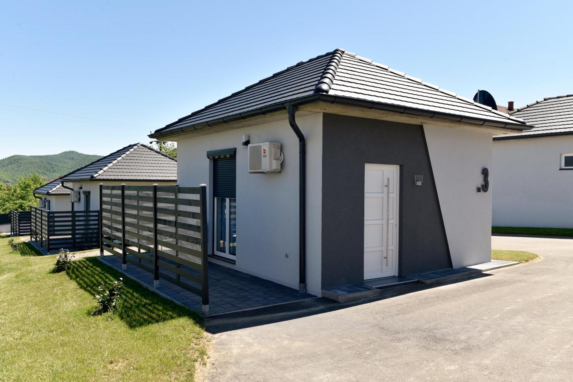 Apartmani I Bungalovi Trojka Banja Luka Rom bilde