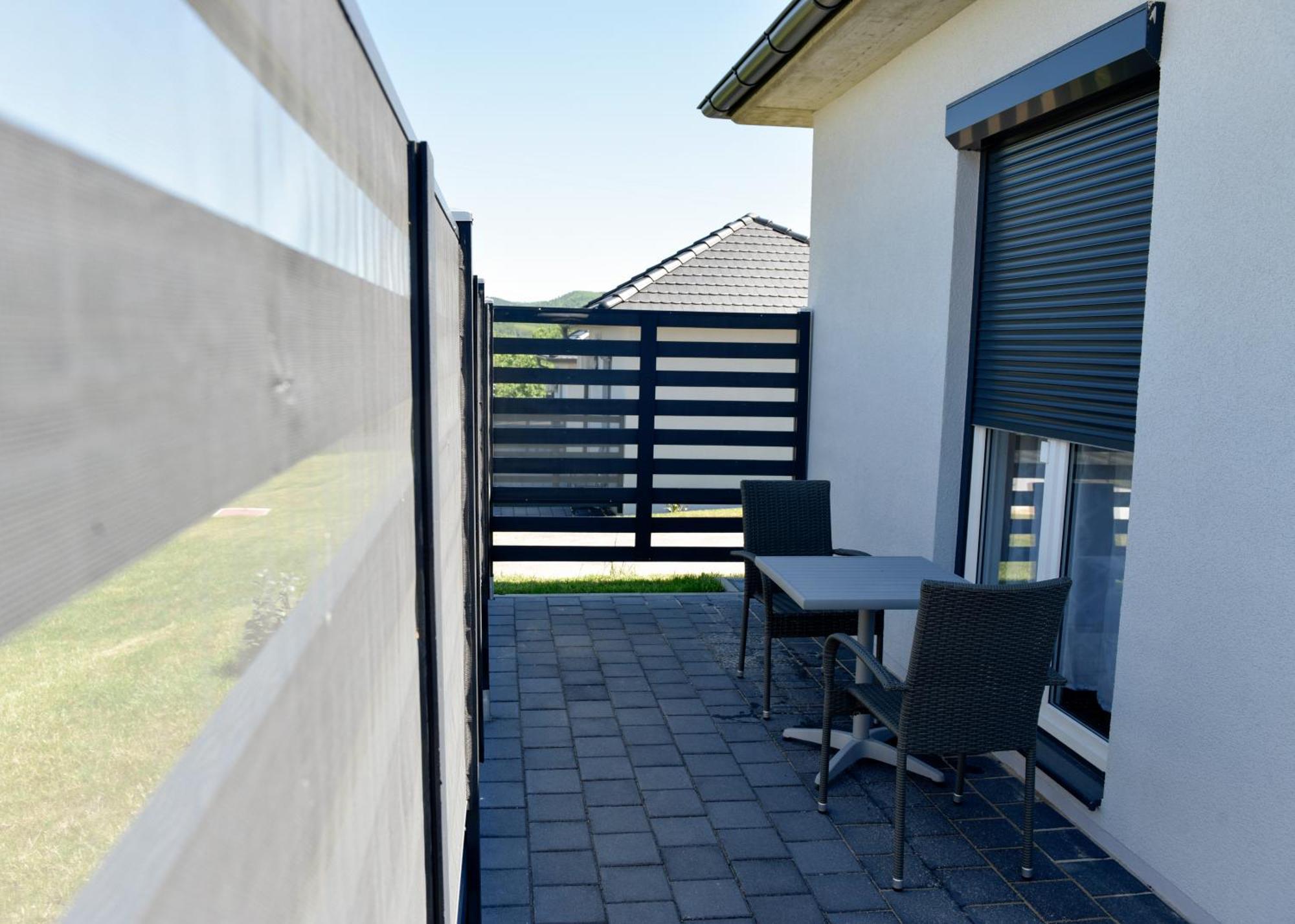 Apartmani I Bungalovi Trojka Banja Luka Rom bilde