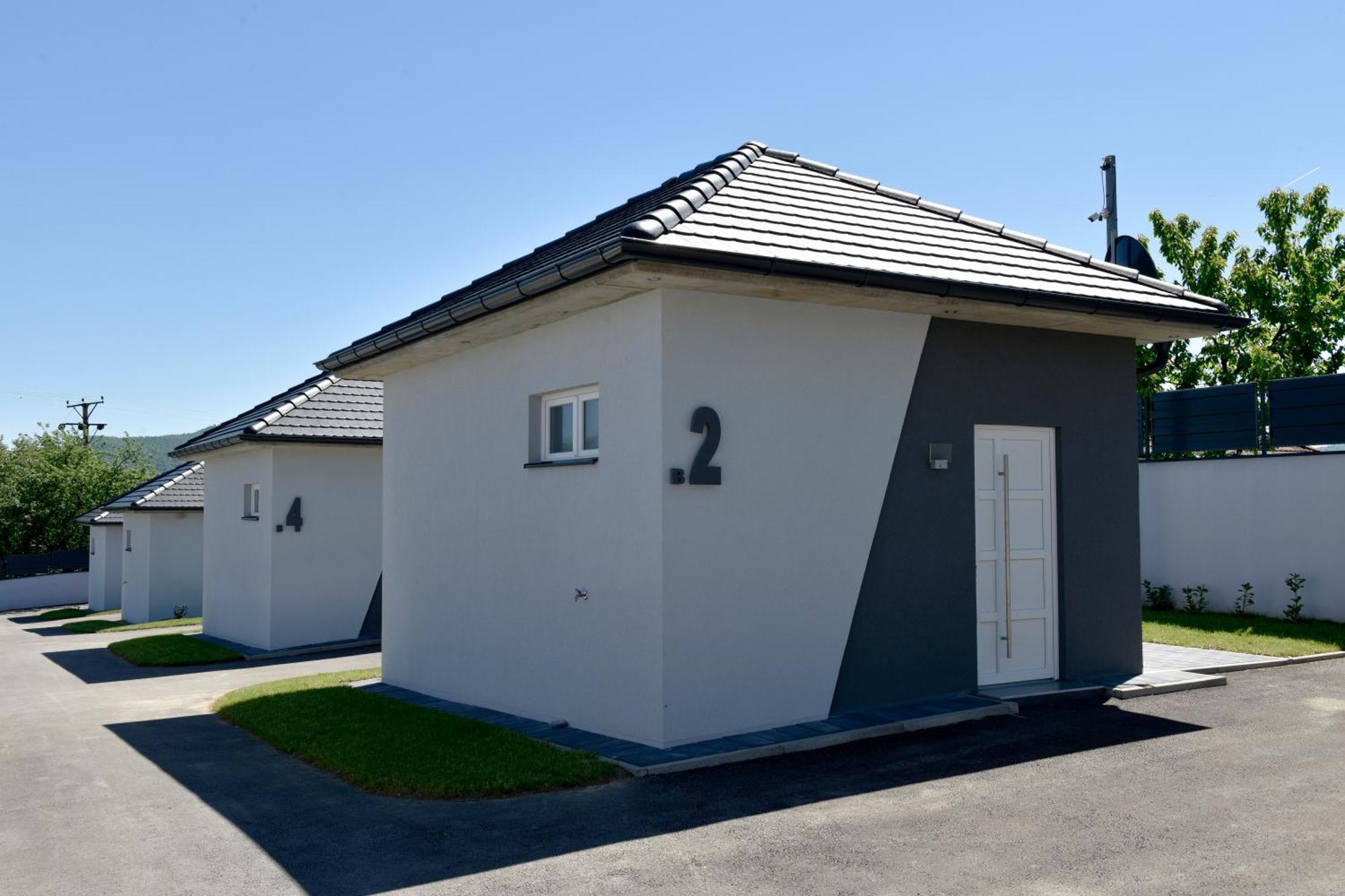 Apartmani I Bungalovi Trojka Banja Luka Rom bilde