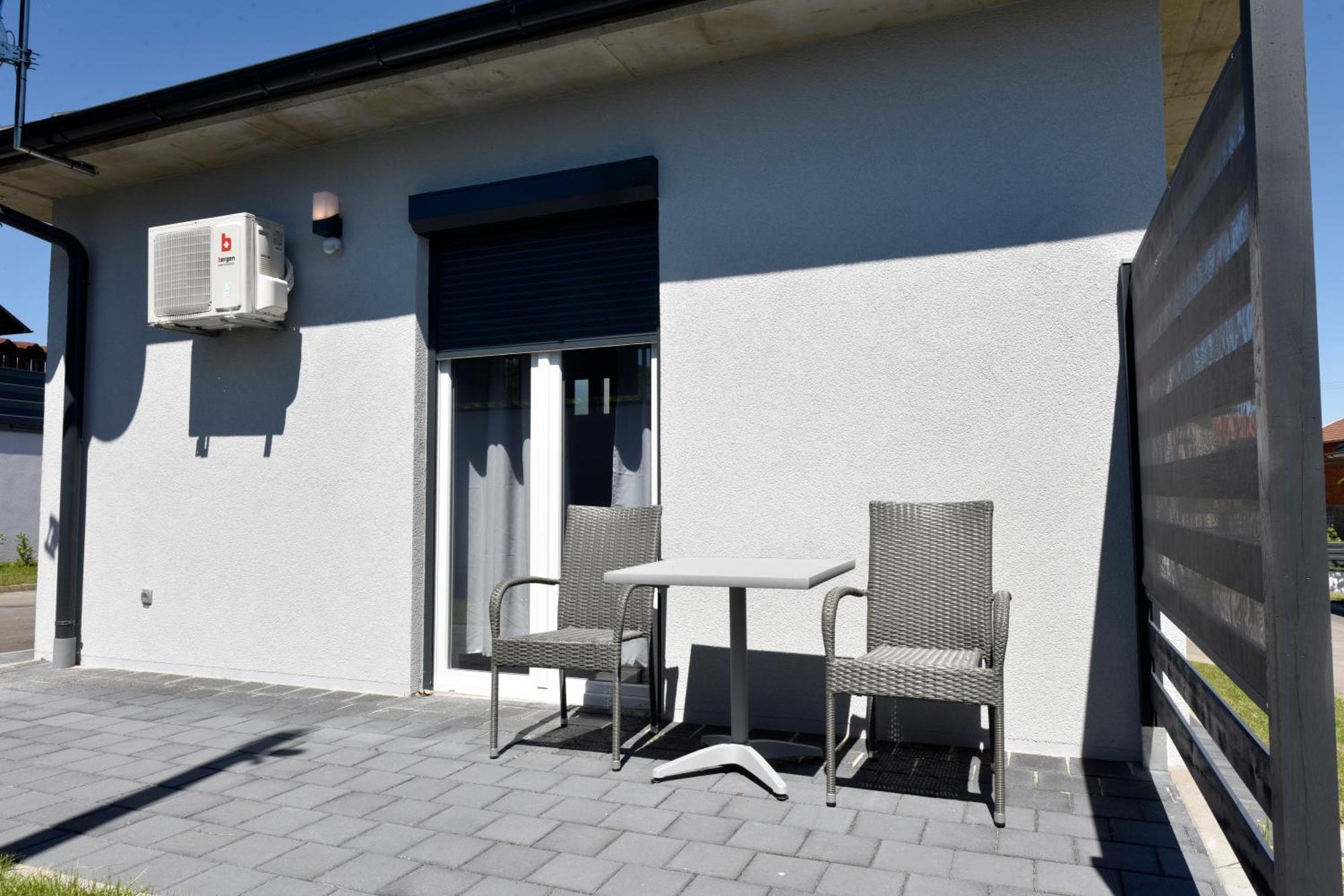 Apartmani I Bungalovi Trojka Banja Luka Rom bilde