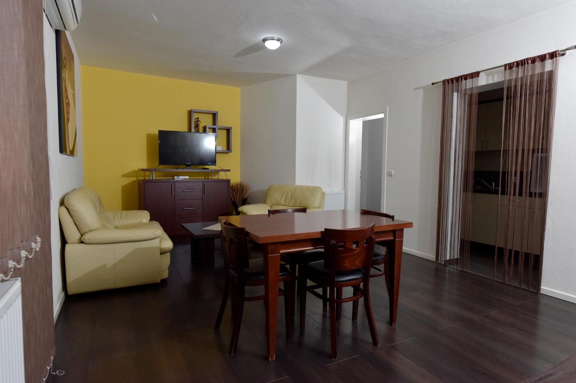 Apartmani I Bungalovi Trojka Banja Luka Rom bilde